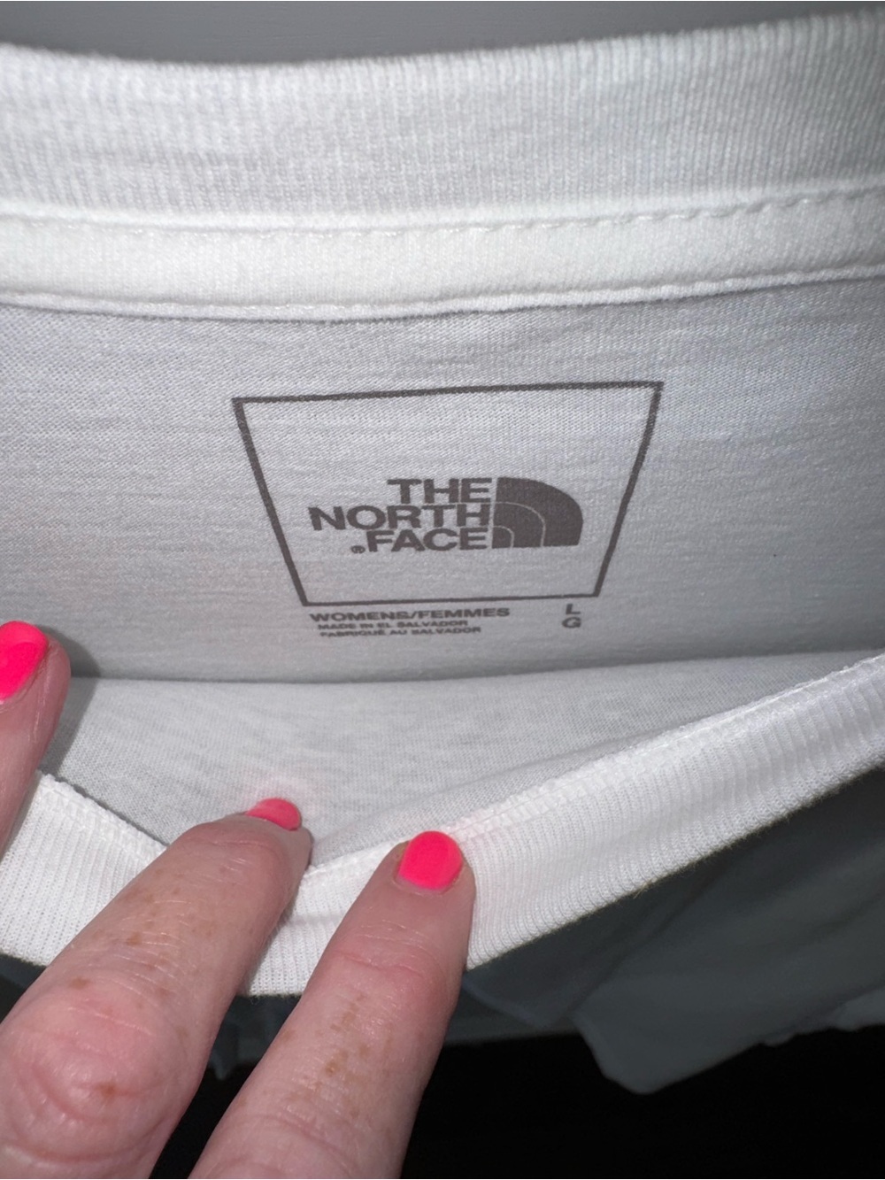 North Face Tee Women’s White Long Sleeve Logo Tee fall winter - Picture 8 of 11